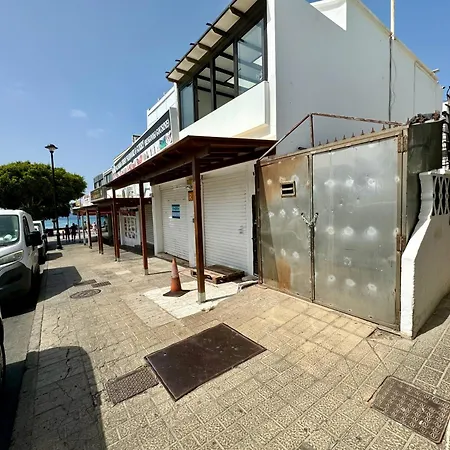 Apartment Corallo-50m From The Artdesign Puerto del Carmen (Lanzarote)